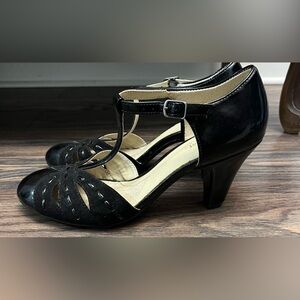 Naturalizer Black T-Strap Heels